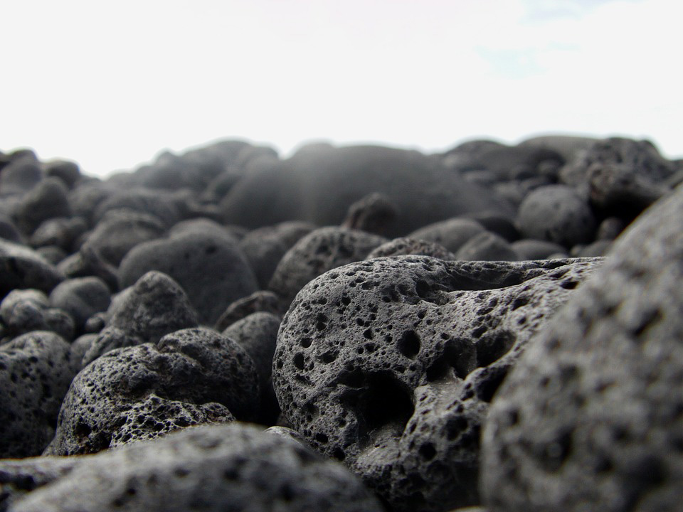 Lava-rock-for-green-roof-media